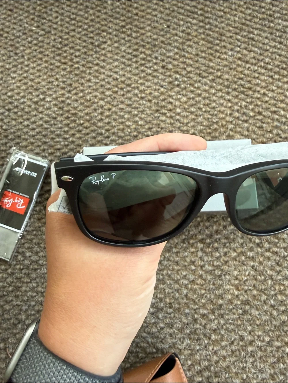 Brand New Ray Ban Polarized New Wayfarer Sunglasses RB2132 Size 55
